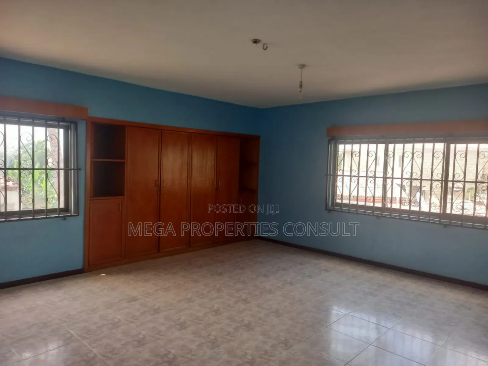 9bdrm House in Lapaz for sale