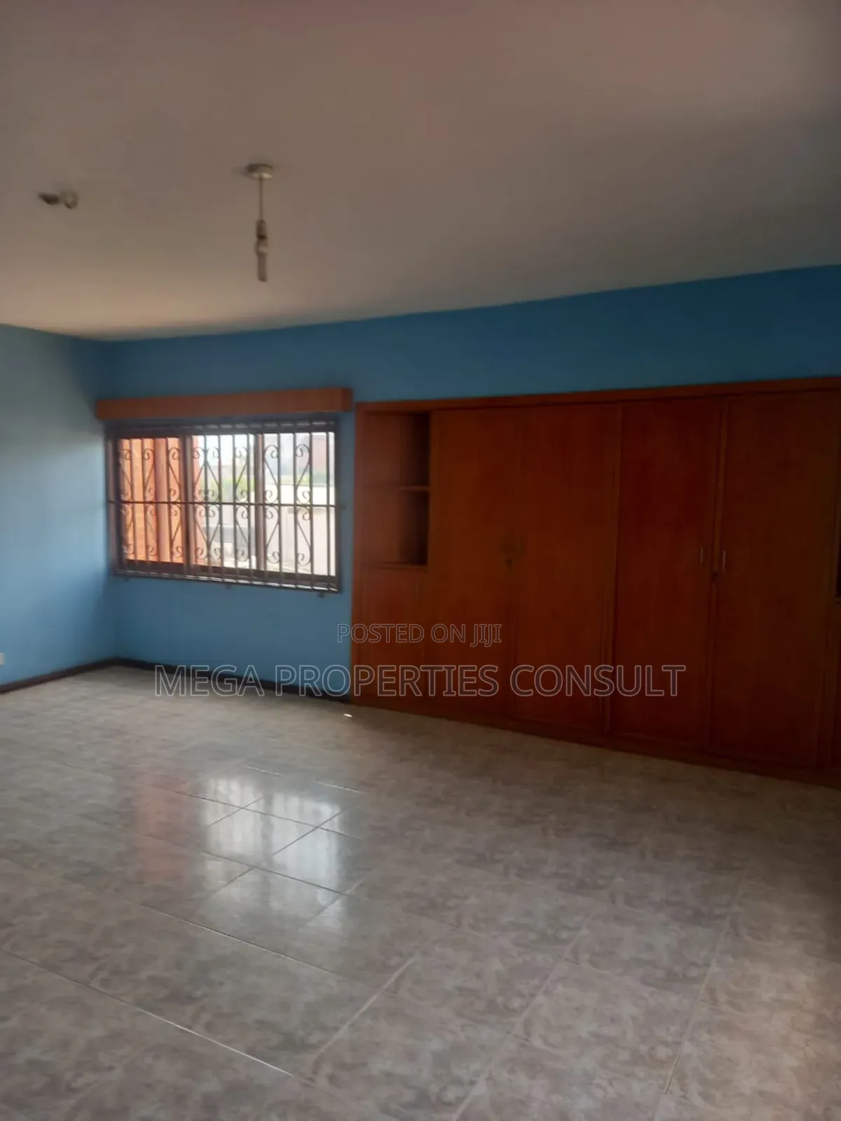9bdrm House in Lapaz for sale