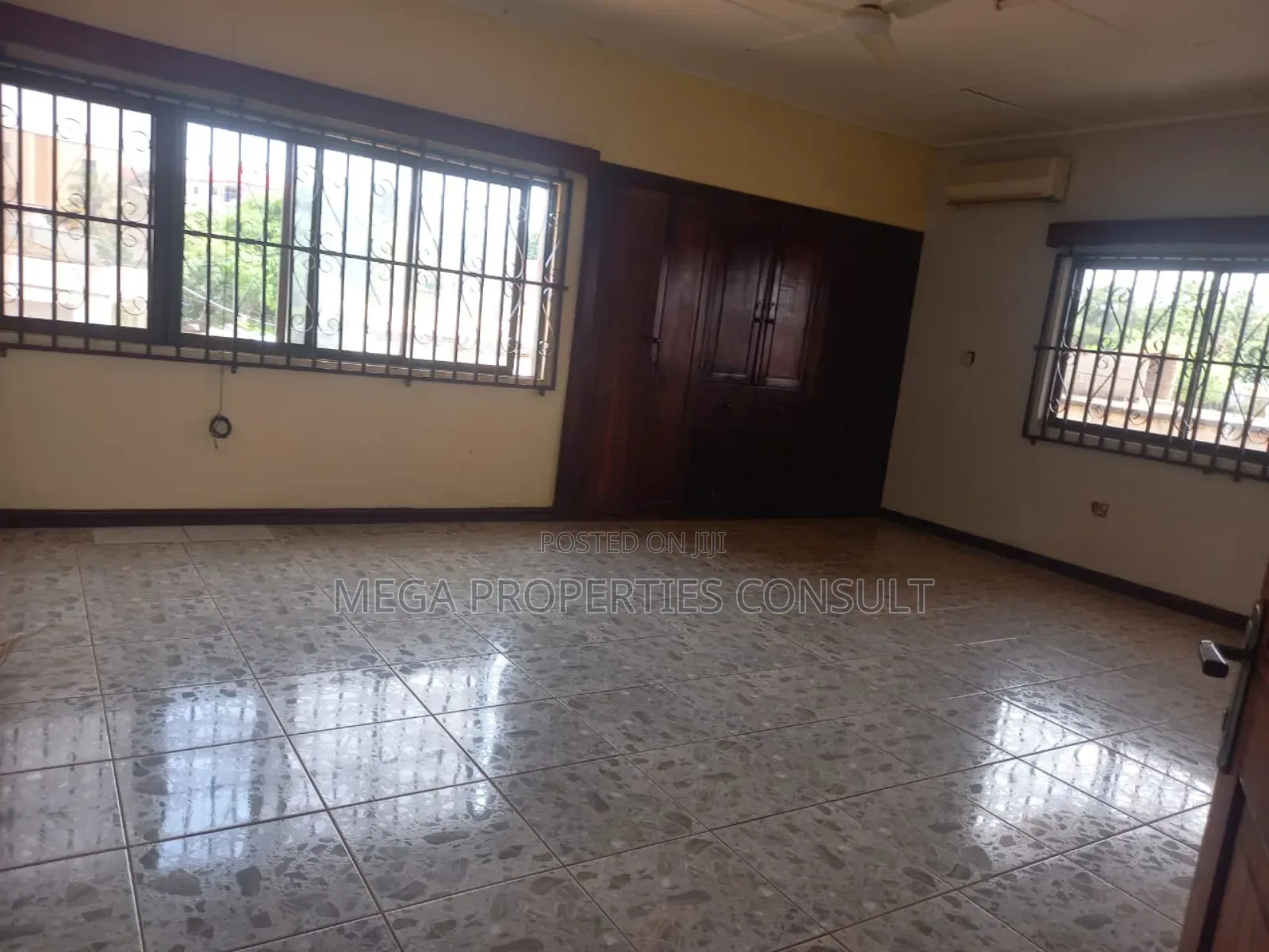 9bdrm House in Lapaz for sale