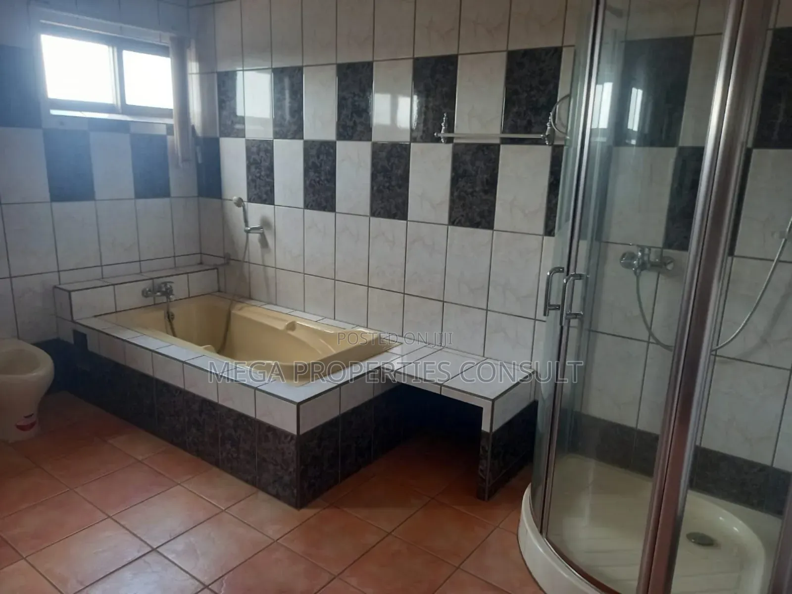9bdrm House in Lapaz for sale