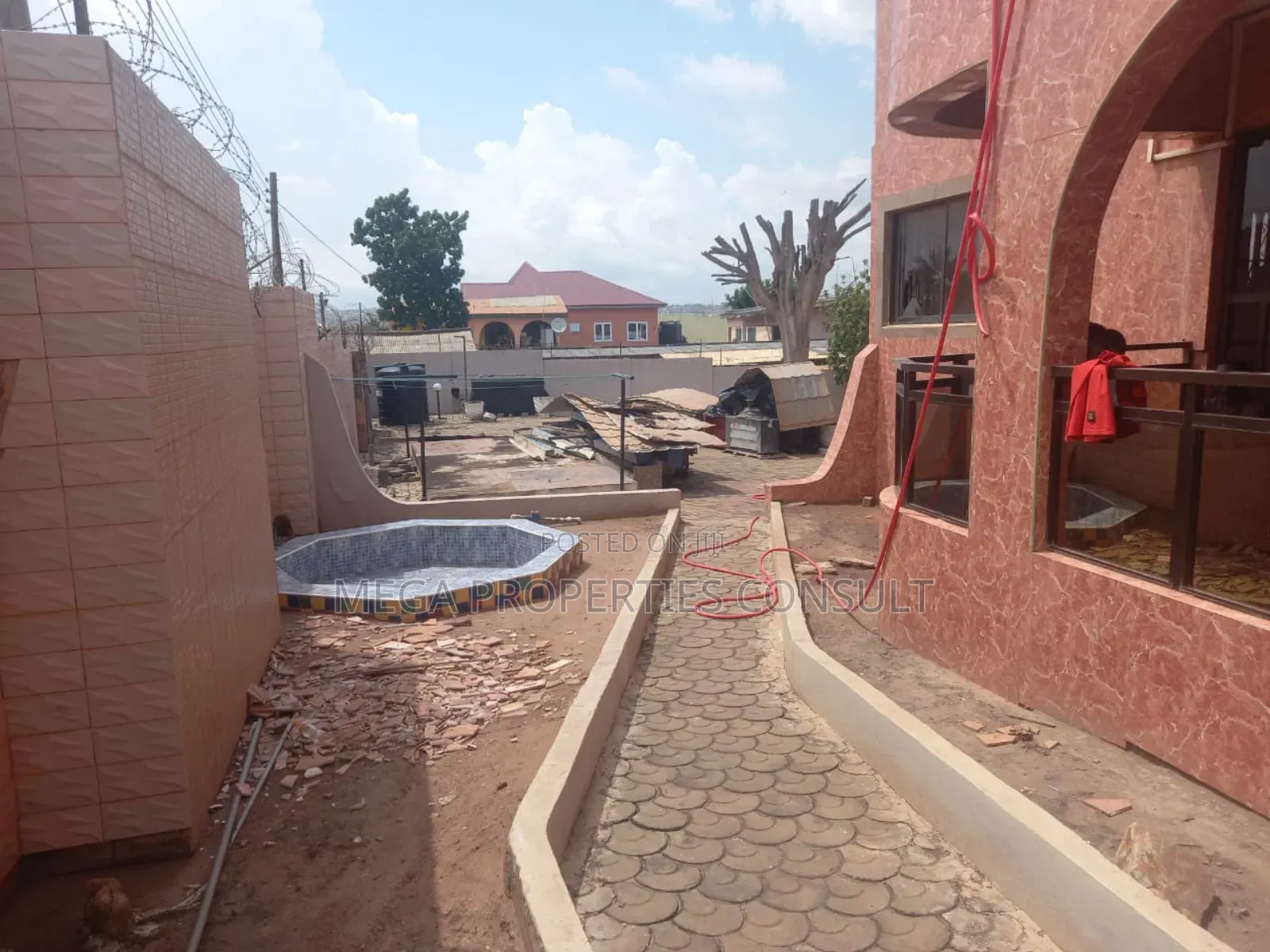 9bdrm House in Lapaz for sale