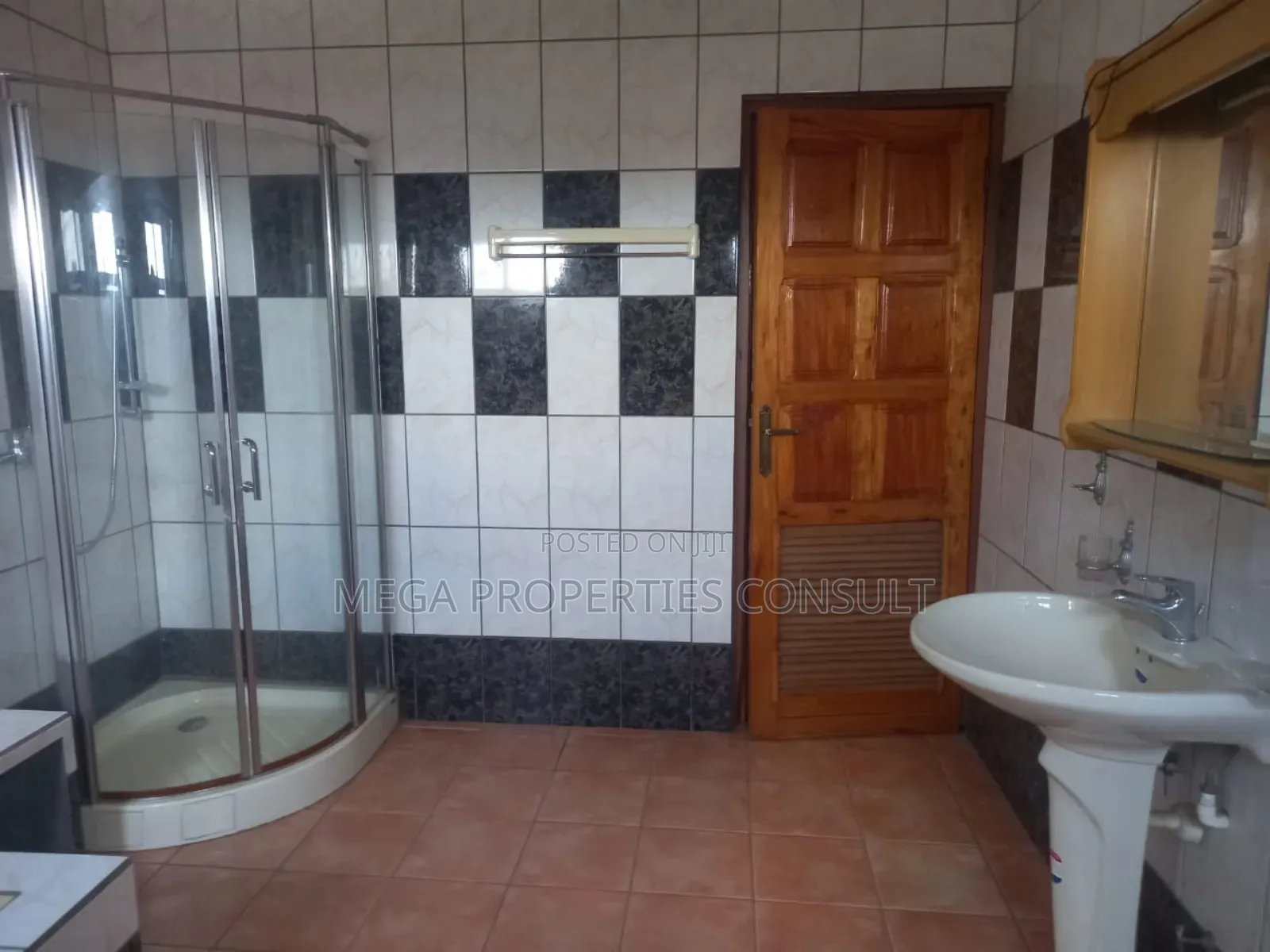 9bdrm House in Lapaz for sale