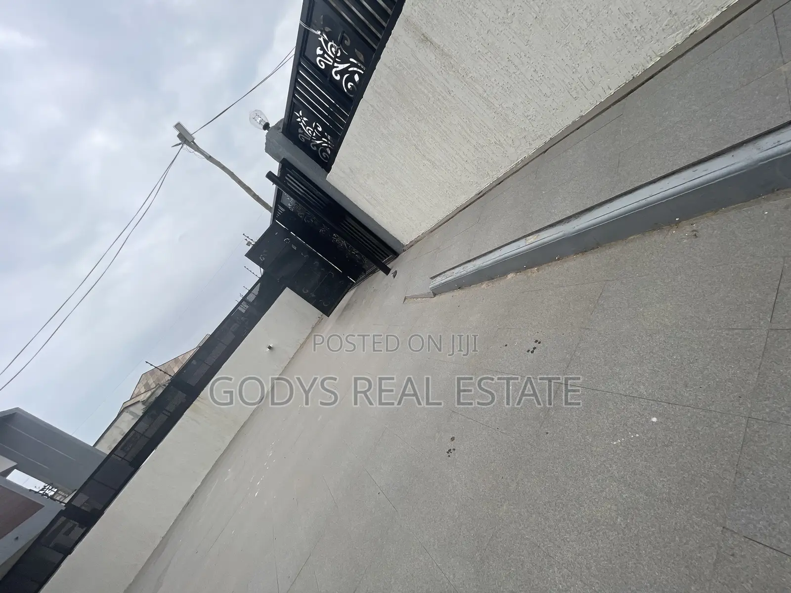 5bdrm Duplex in Westhills, Weija for sale