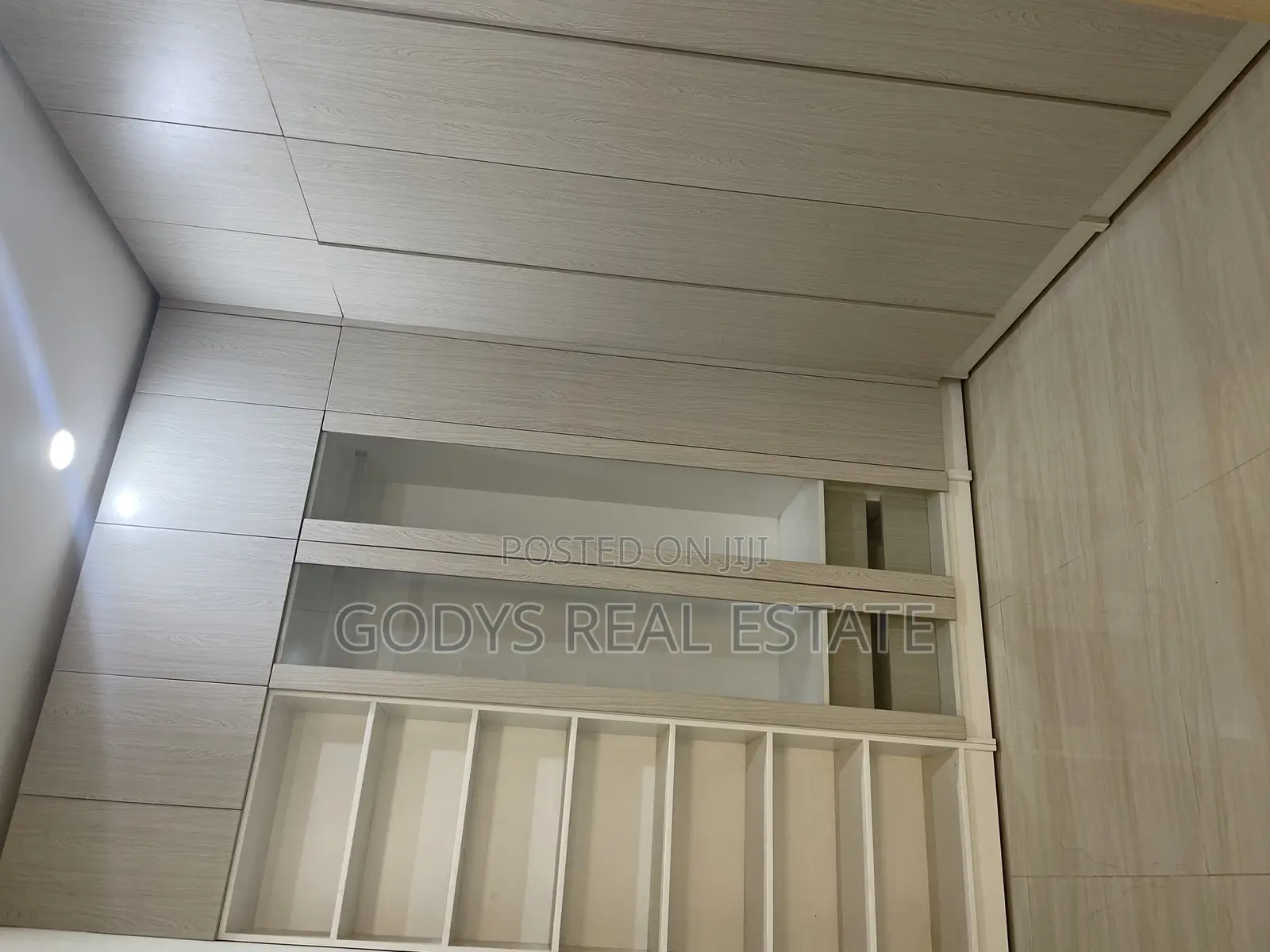 5bdrm Duplex in Westhills, Weija for sale