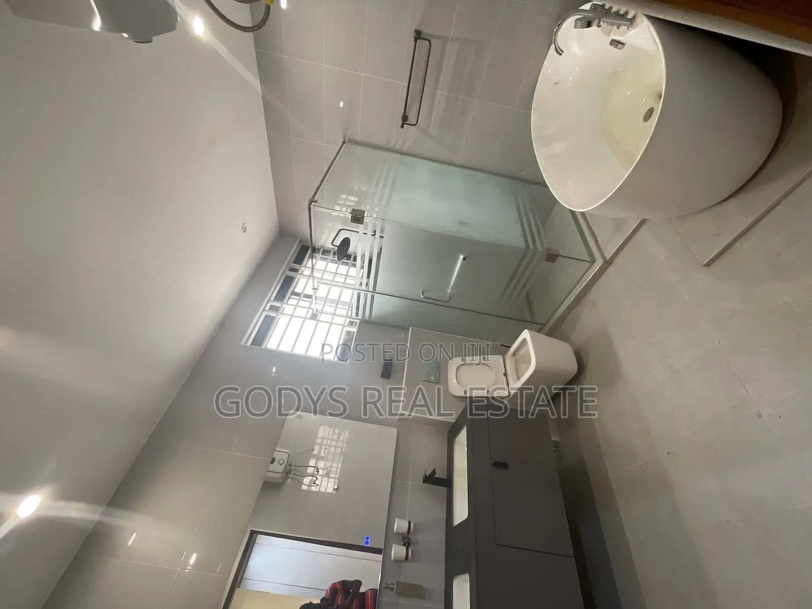 5bdrm Duplex in Westhills, Weija for sale