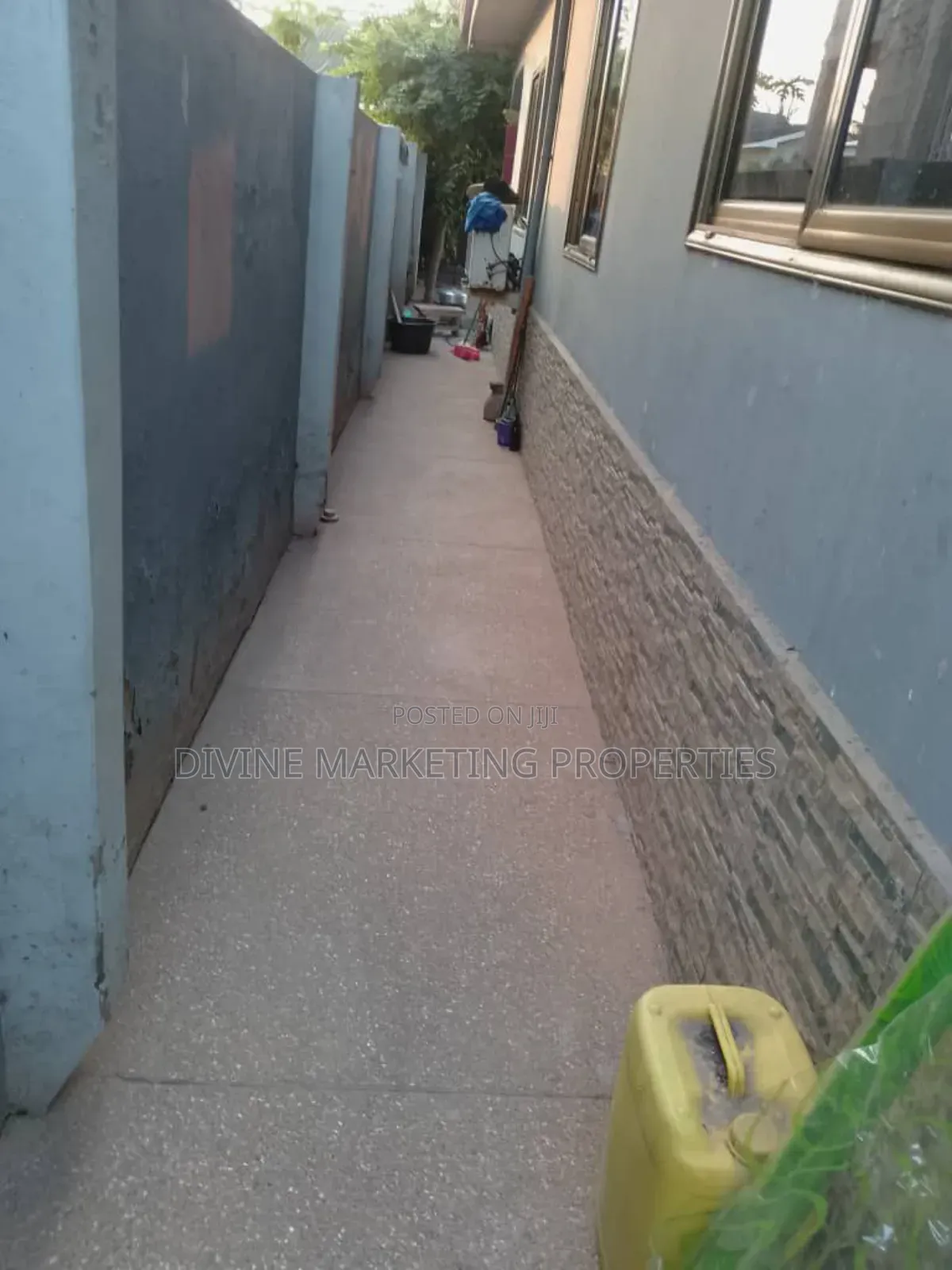 3bdrm House in Owusu Ansah, Oyarifa for sale