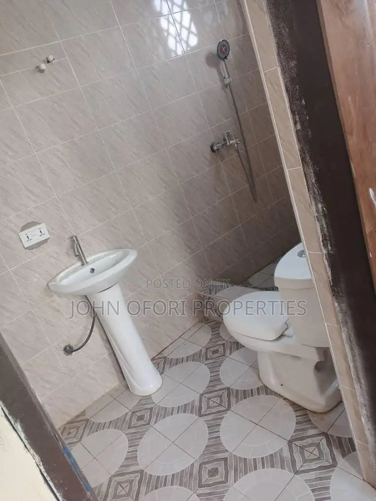2bdrm Apartment in Ayeduase K, 5, Kumasi Metropolitan for rent