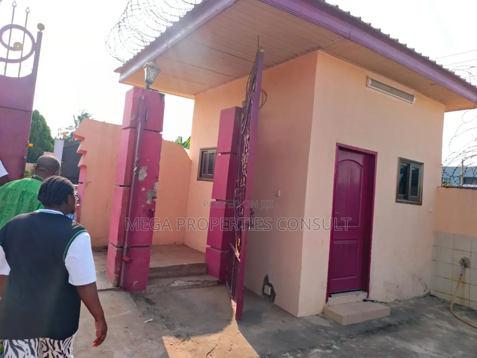6bdrm House in Ofankor for sale