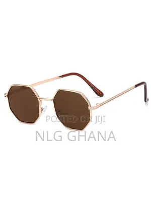 Driving Sunglasses Ultra-Light Fashion Glasses Metal Legs. Tvx8871
