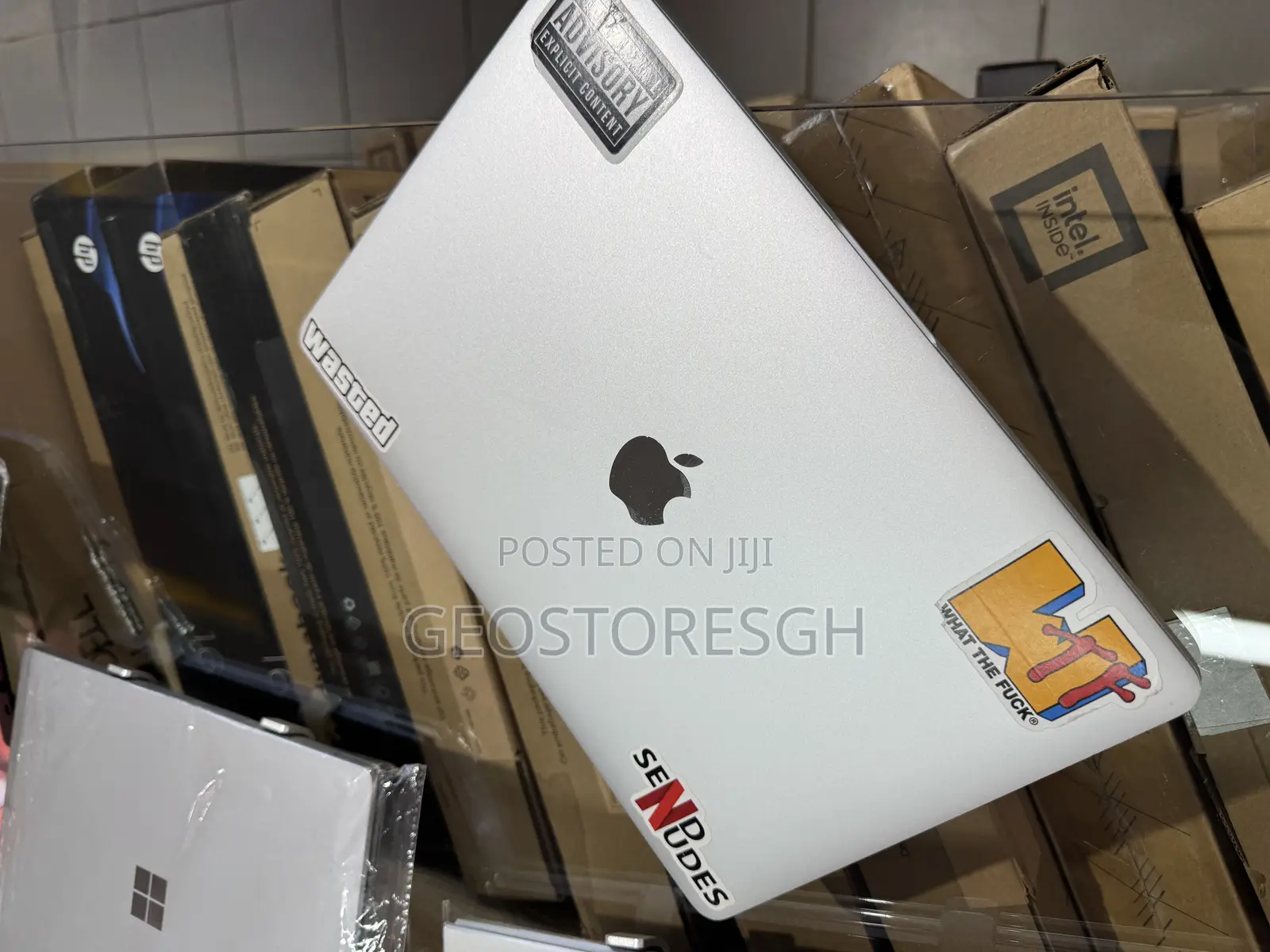 New Laptop Apple MacBook Pro 2019 8GB Intel Core i5 SSD 256GB