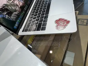 New Laptop Apple MacBook Pro 2019 8GB Intel Core i5 SSD 256GB