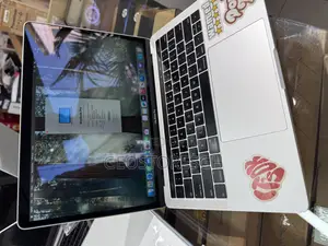 New Laptop Apple MacBook Pro 2019 8GB Intel Core i5 SSD 256GB