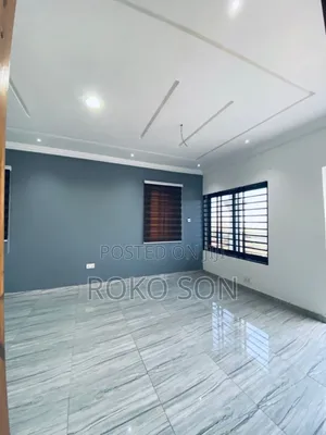 6bdrm House in Dr Roko, Gbawe for sale