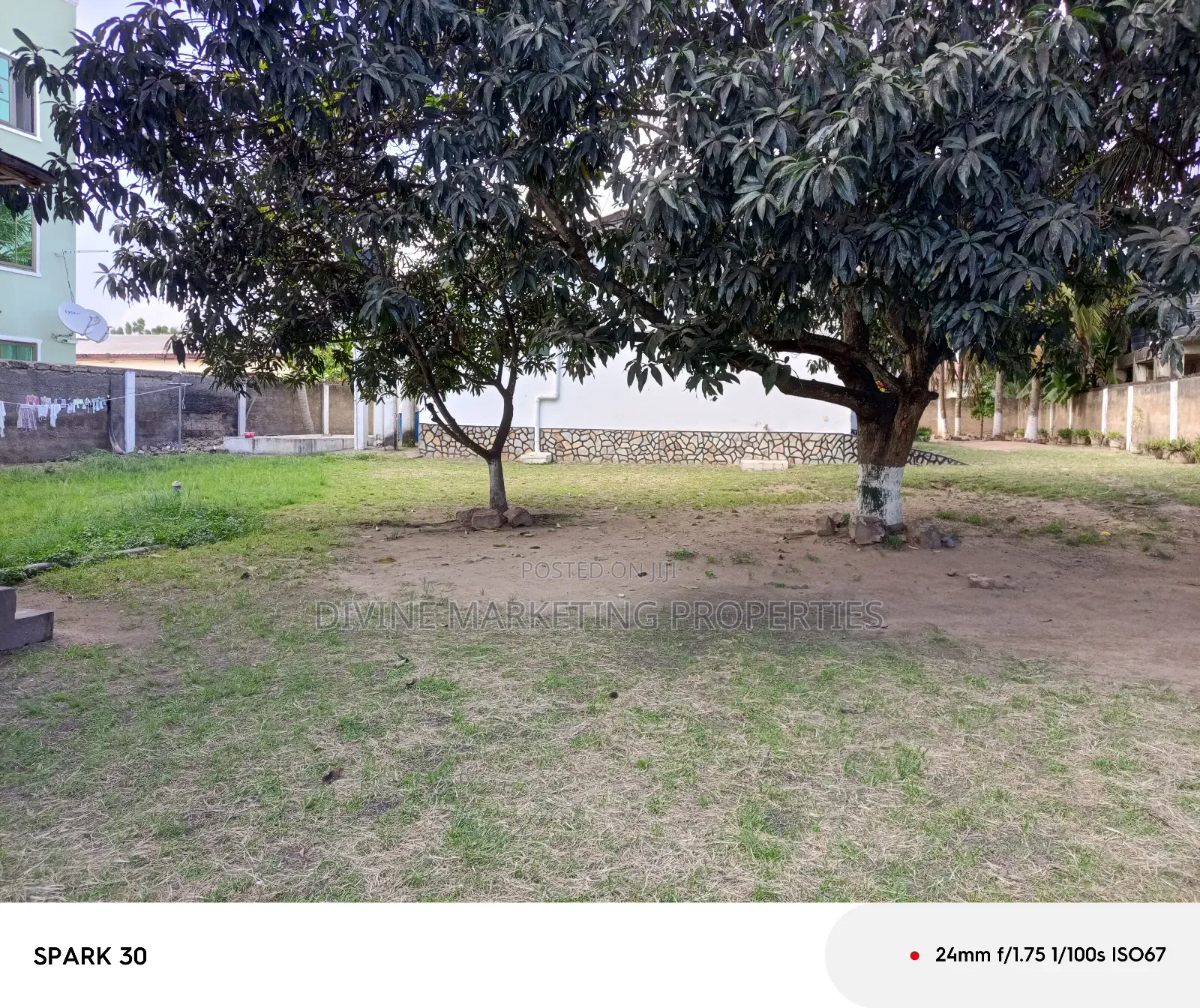 8bdrm House in Ablekuma To Amasaman for sale