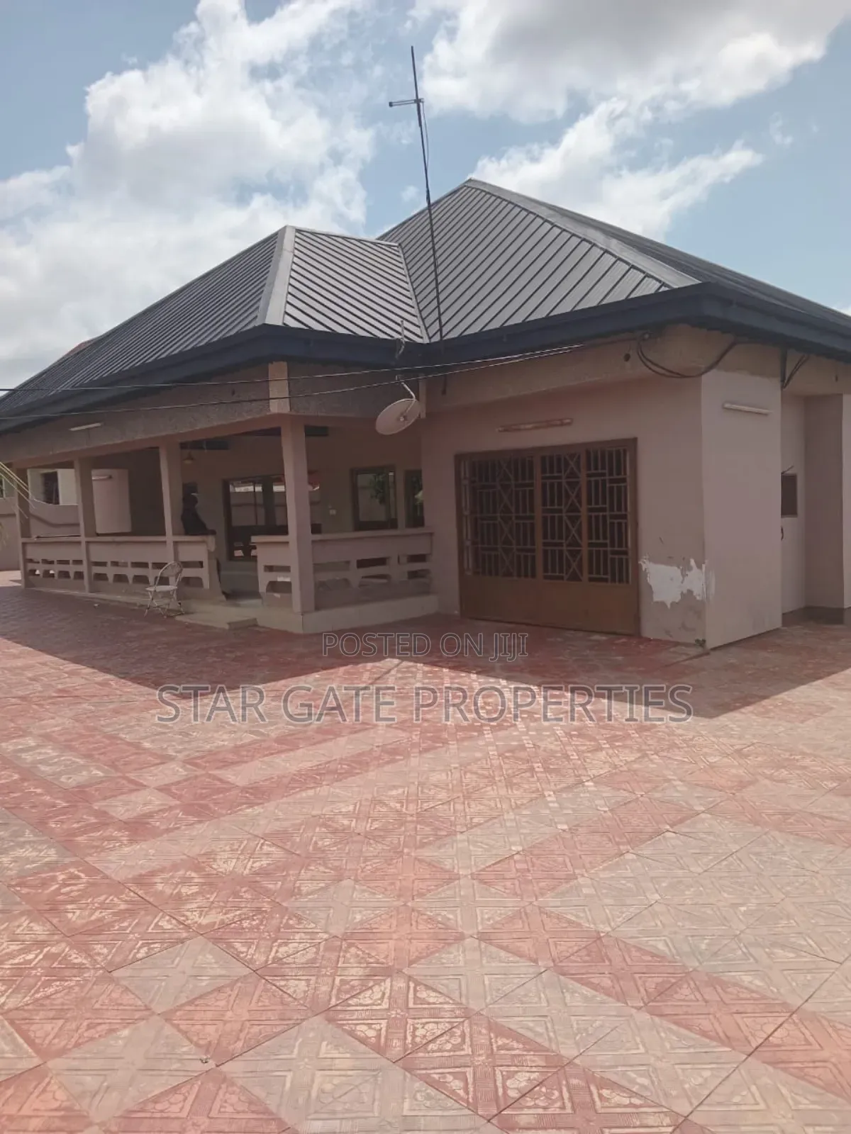 5bdrm House in Kentinkrono, Kumasi Metropolitan for sale