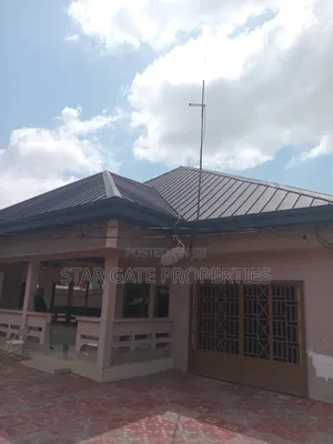5bdrm House in Kentinkrono, Kumasi Metropolitan for sale