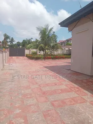 5bdrm House in Kentinkrono, Kumasi Metropolitan for sale