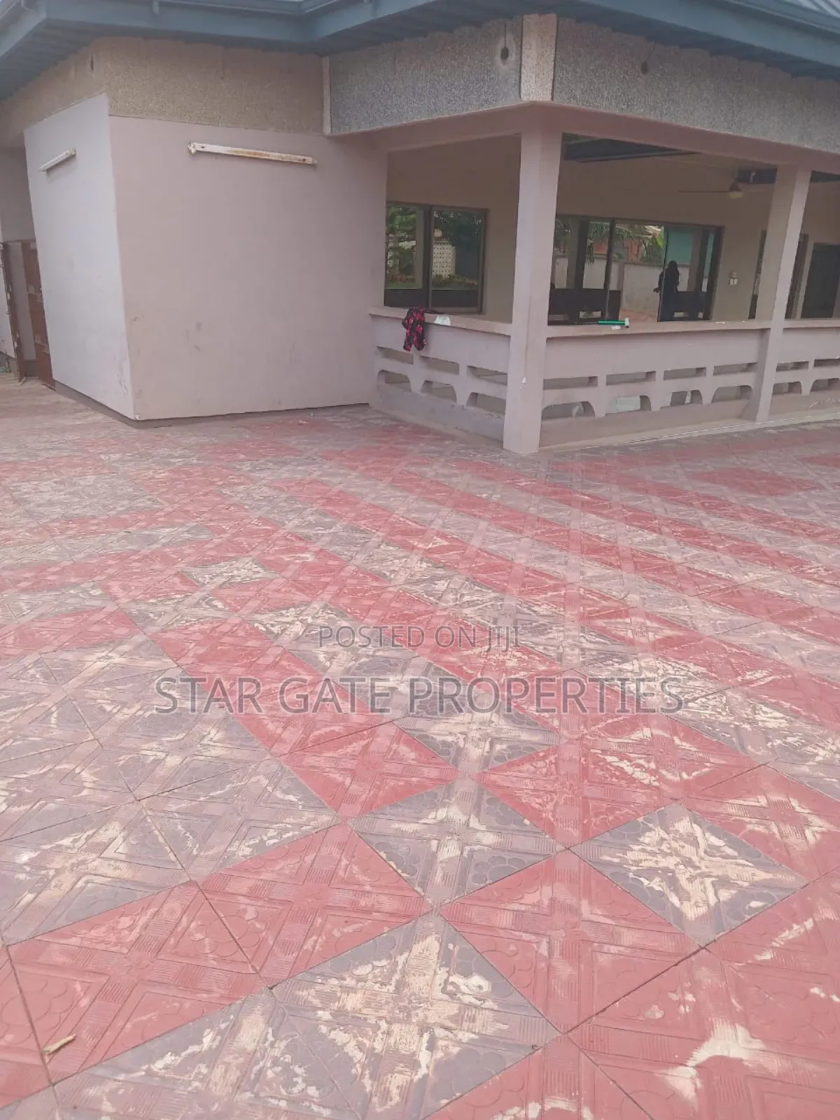 5bdrm House in Kentinkrono, Kumasi Metropolitan for sale