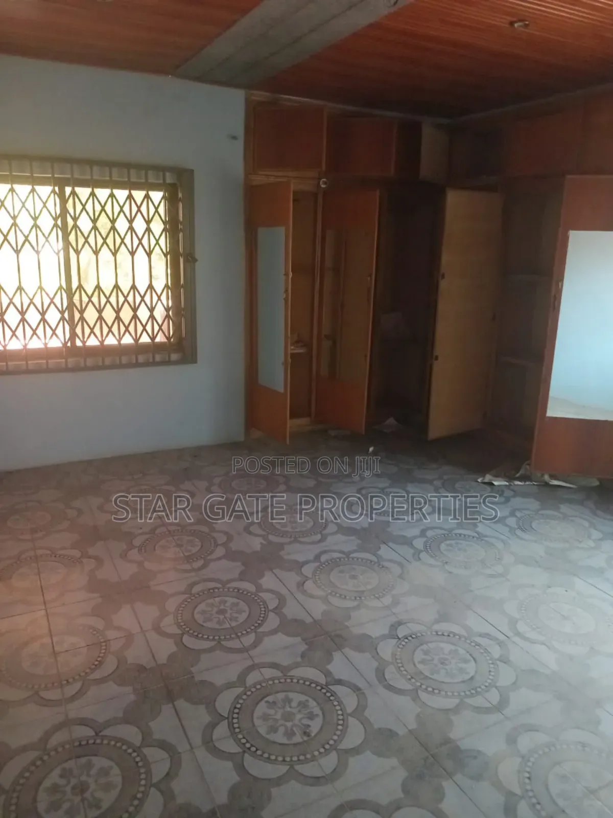 5bdrm House in Kentinkrono, Kumasi Metropolitan for sale