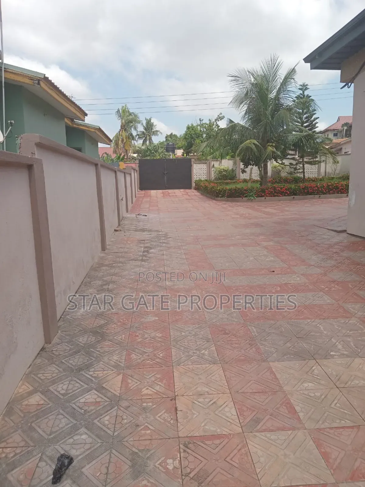 5bdrm House in Kentinkrono, Kumasi Metropolitan for sale