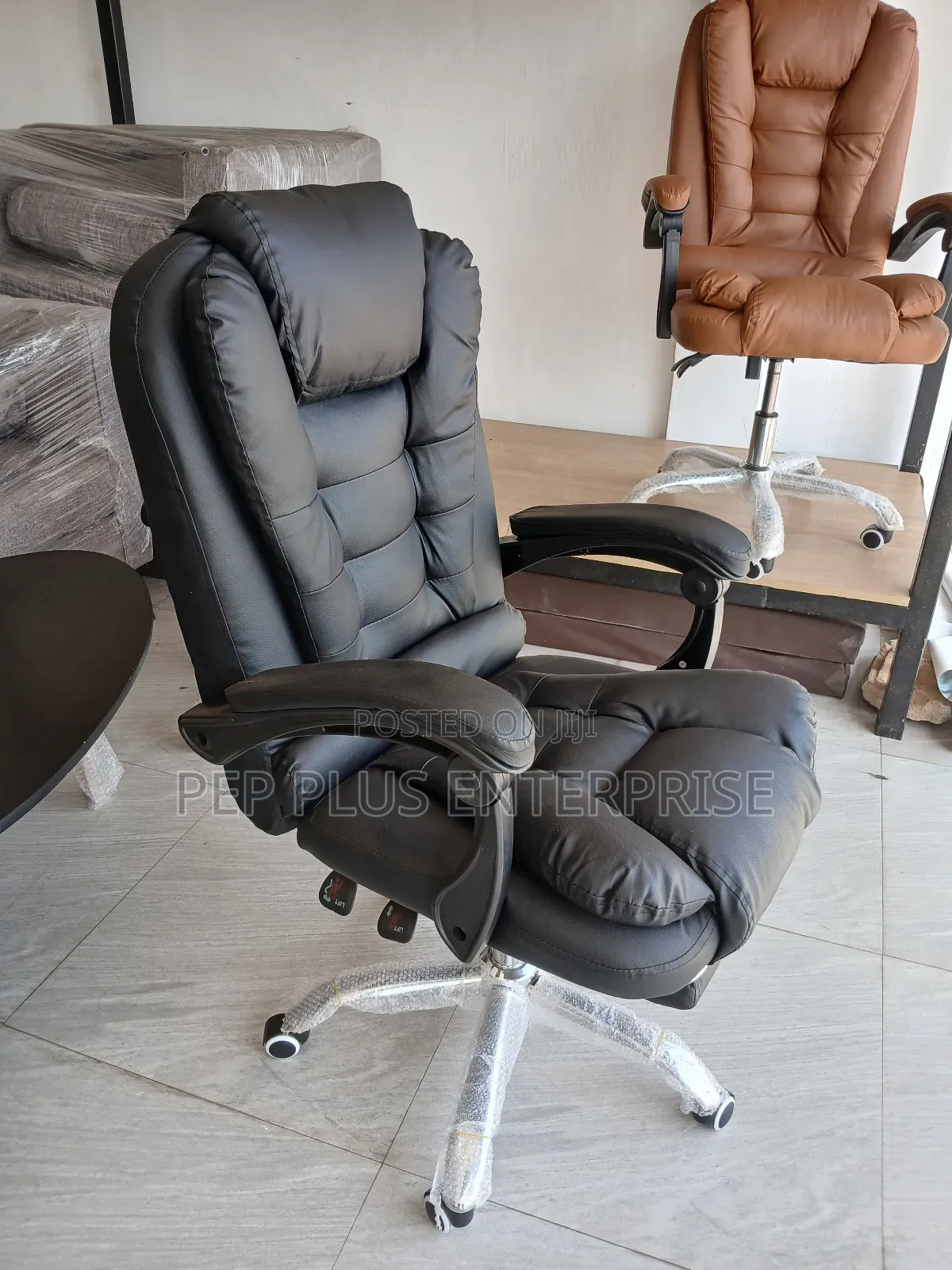 Swivel Office Chair With Legrest