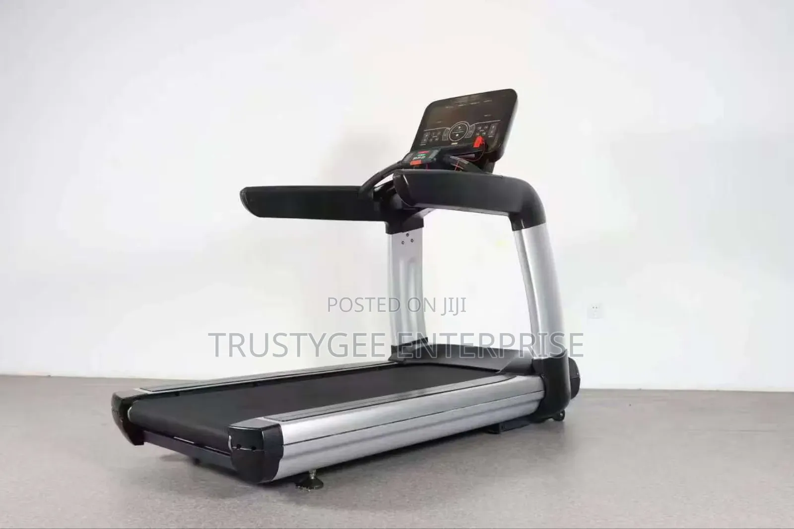Fully Commercial Treadmill (7hp and 200kg)