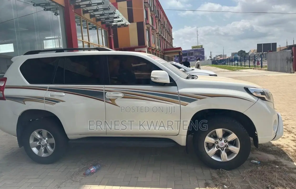 Toyota Land Cruiser Prado 2018 White