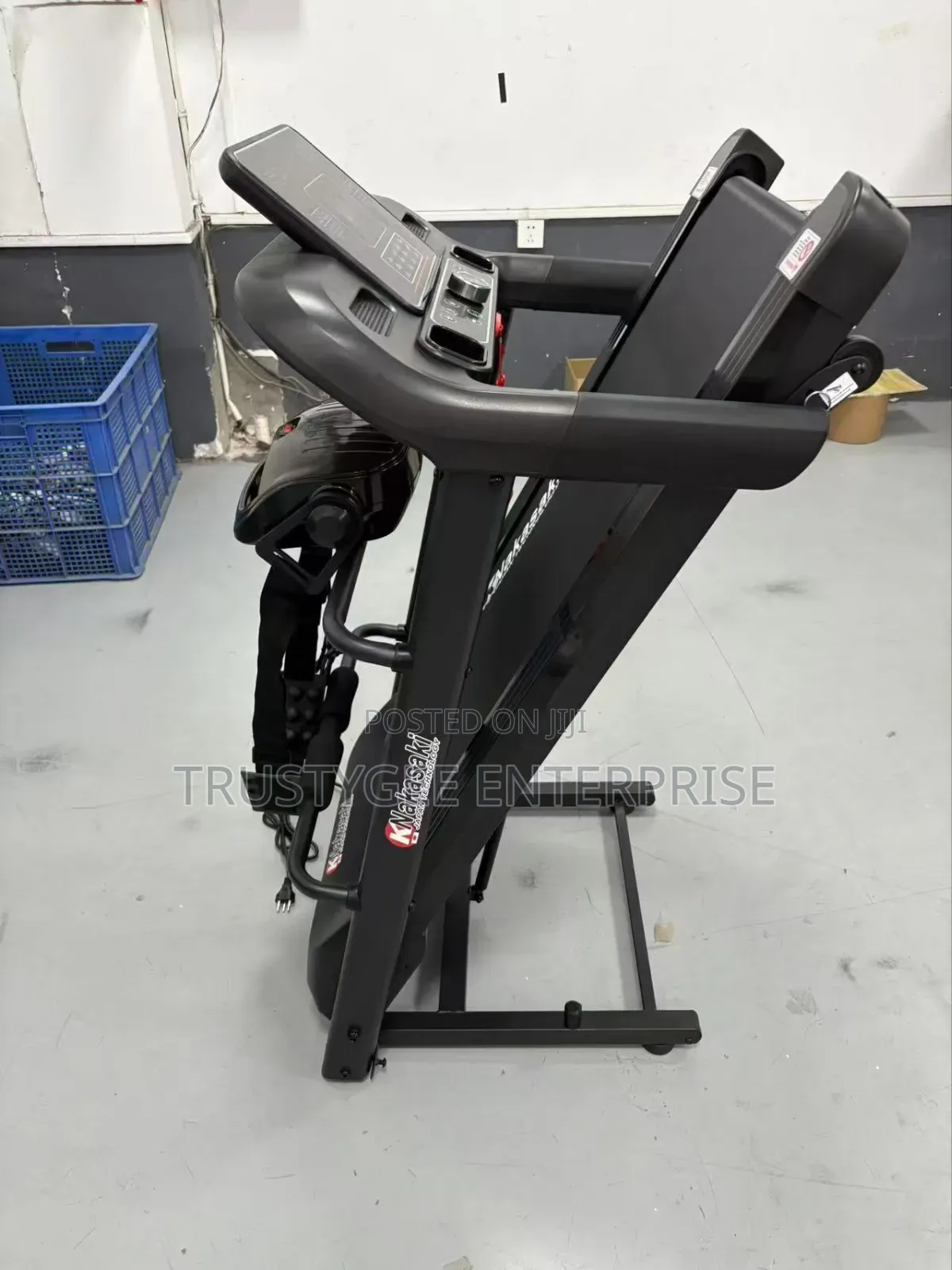 Treadmill With Massager and Bluetooth