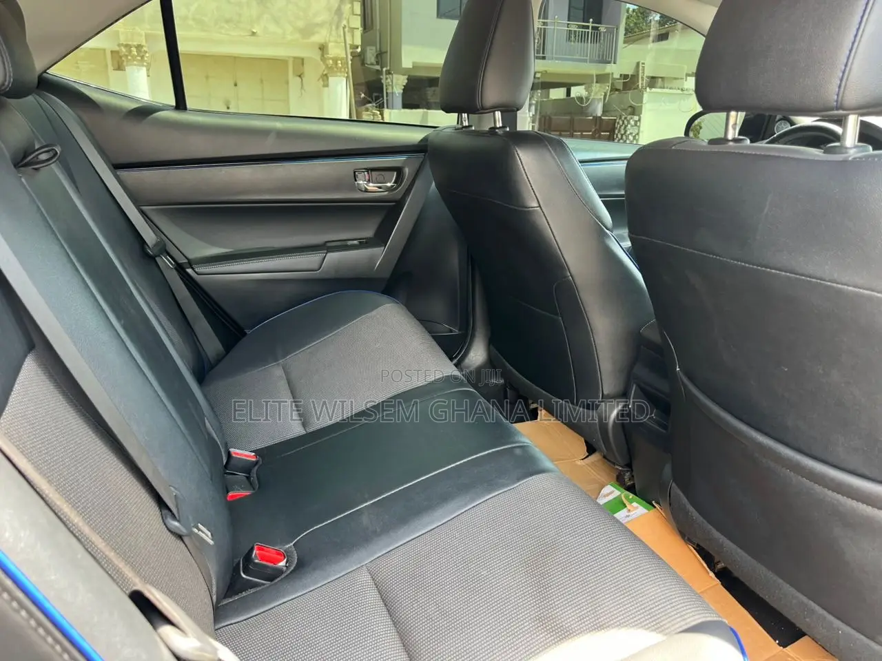 Toyota Corolla SE (1.8L 4cyl 2A) 2019 Gray