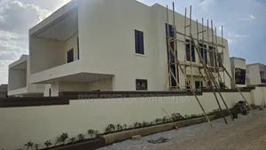 5bdrm Duplex in Diamond Hills, Kumasi Metropolitan for sale