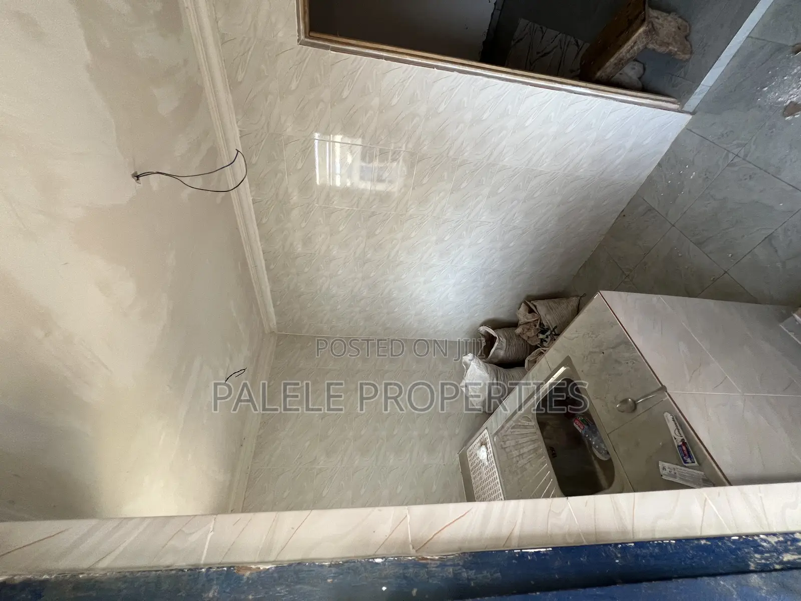 1bdrm House in Exhibition Down for rent