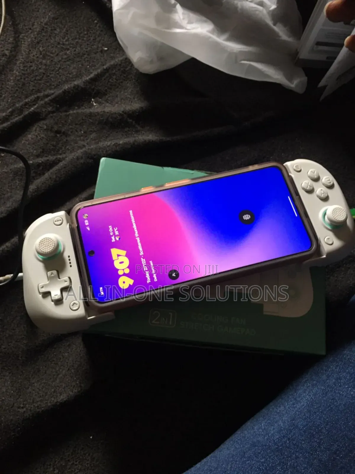 Wireless Controller for Phones