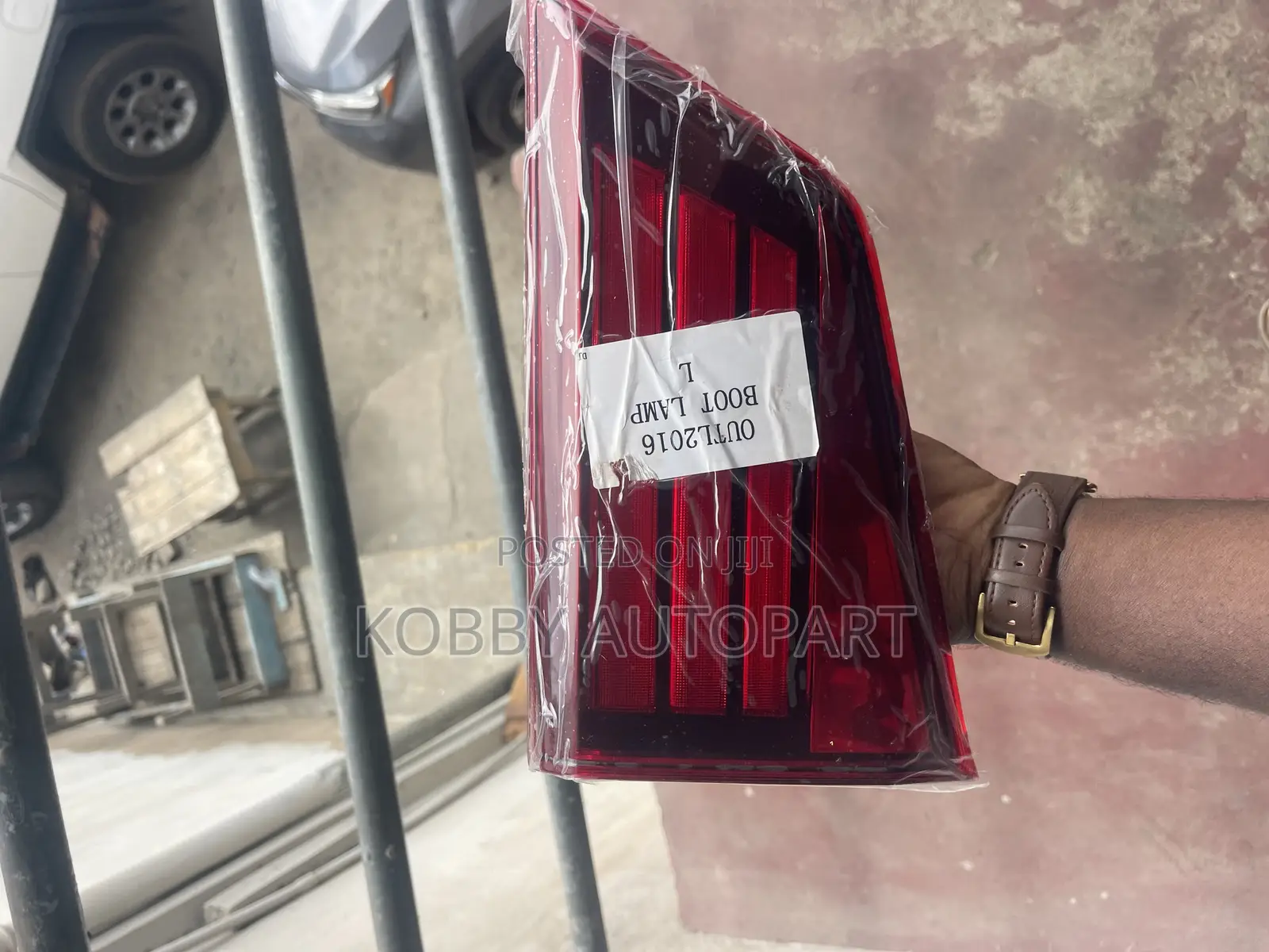 Mitsubishi Outlander Boot Light 2016 2017 2018 2019 2020