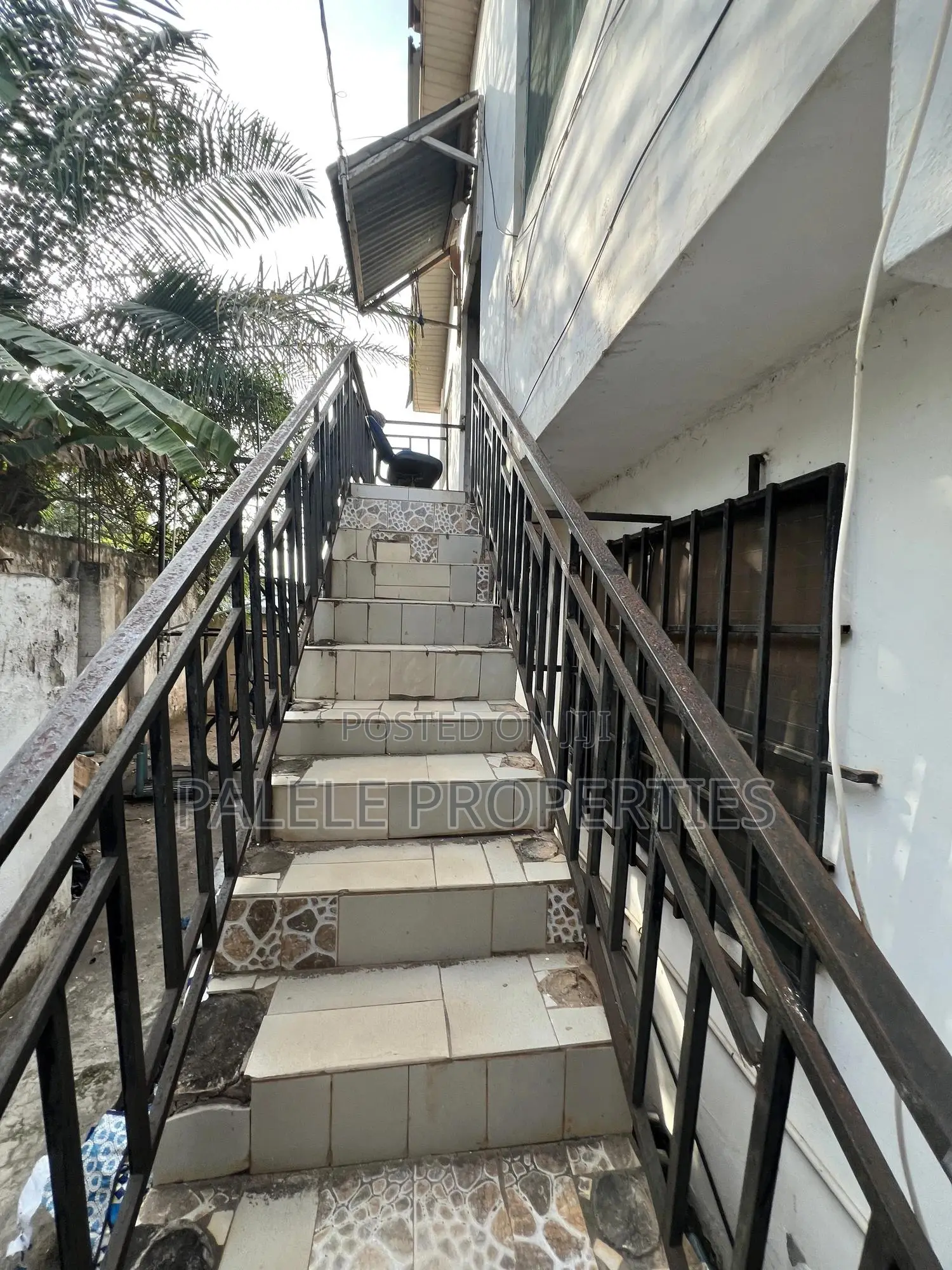 1bdrm Apartment in Exhibition Round for rent