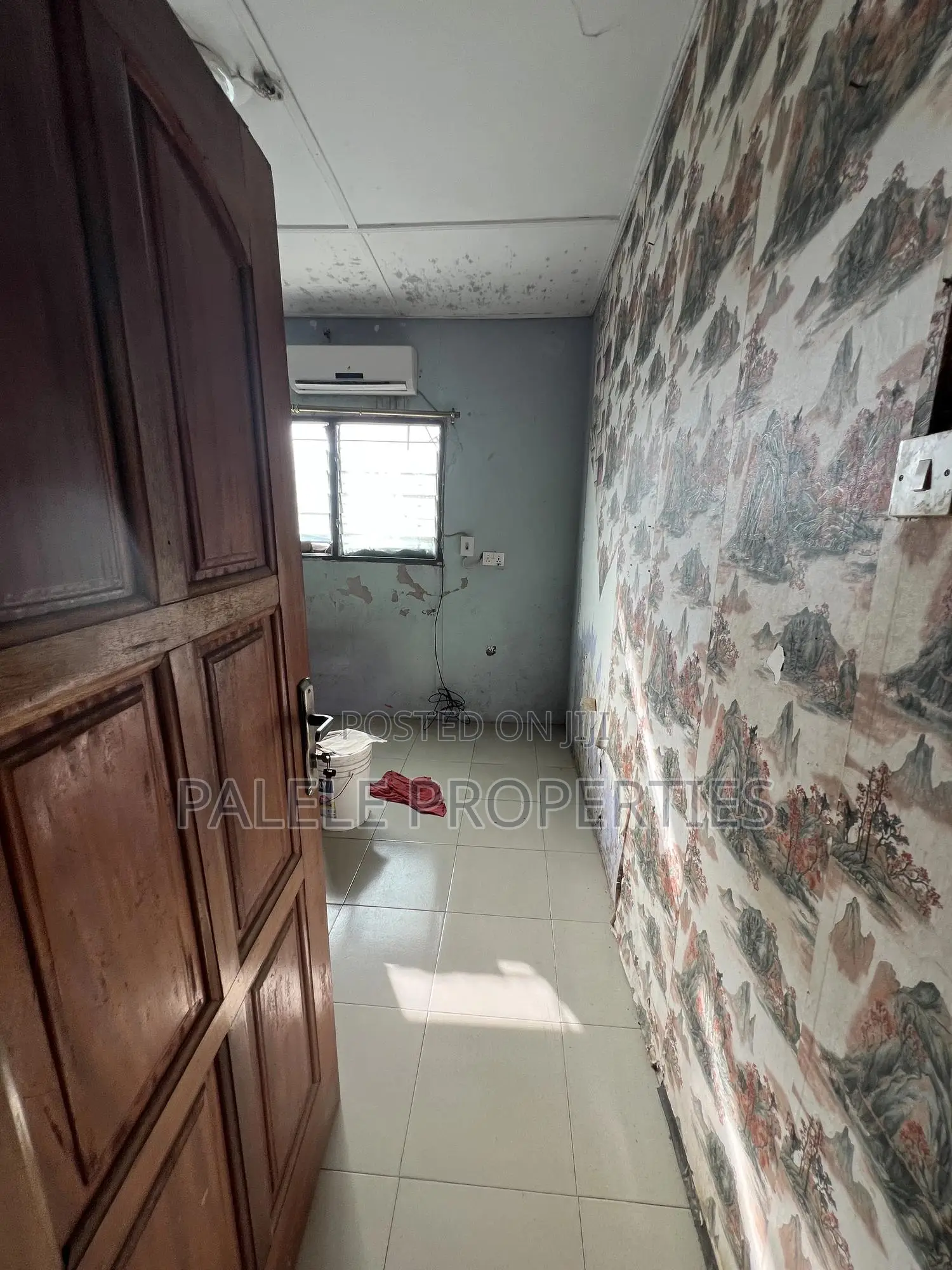 1bdrm Apartment in Exhibition Round for rent