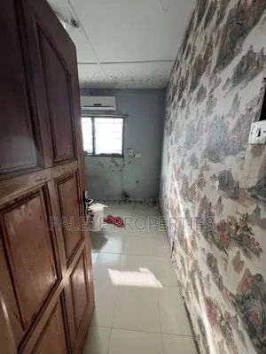 1bdrm Apartment in Exhibition Round for rent