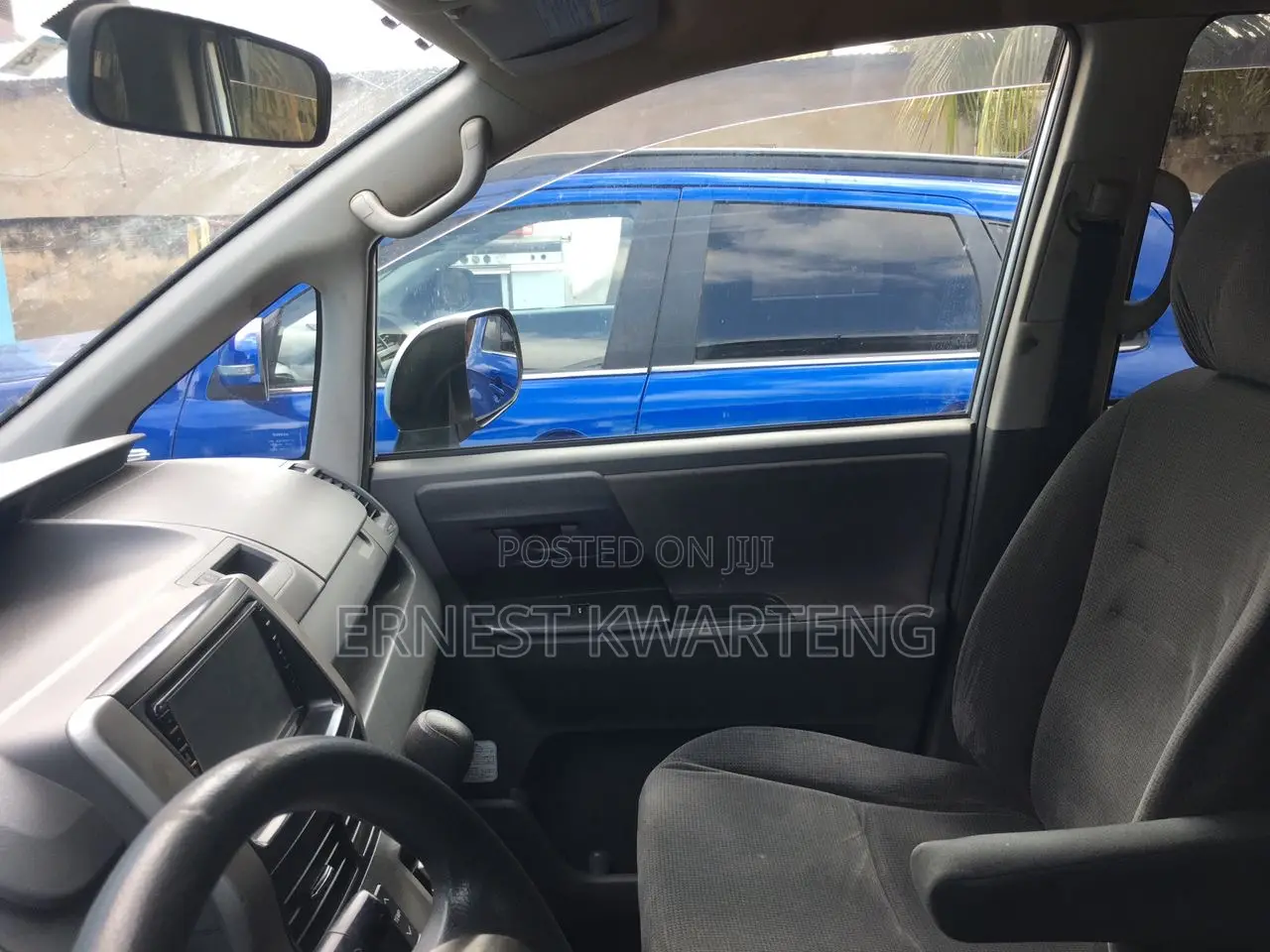 Toyota Voxy 2012 Silver
