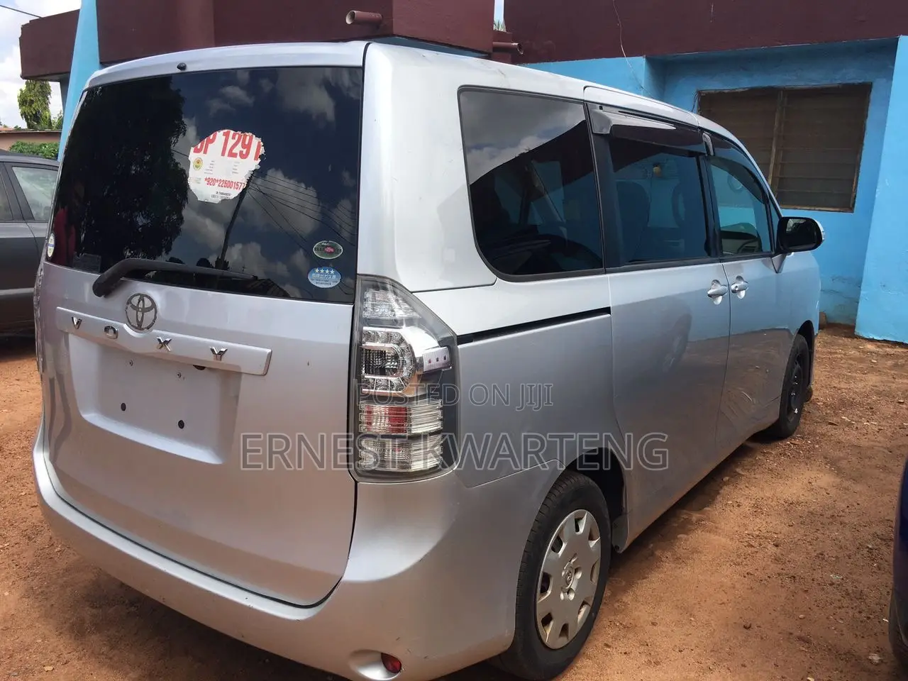 Toyota Voxy 2012 Silver