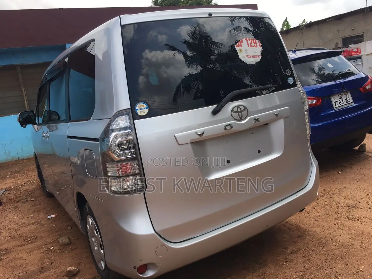 Toyota Voxy 2012 Silver
