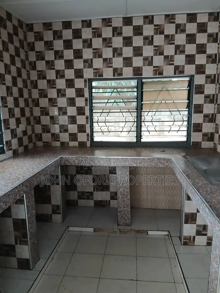 1bdrm Apartment in Ayeduase F N F Road, Kumasi Metropolitan for rent