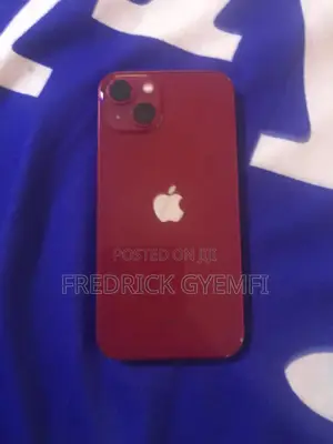 Apple iPhone 13 128 GB Red