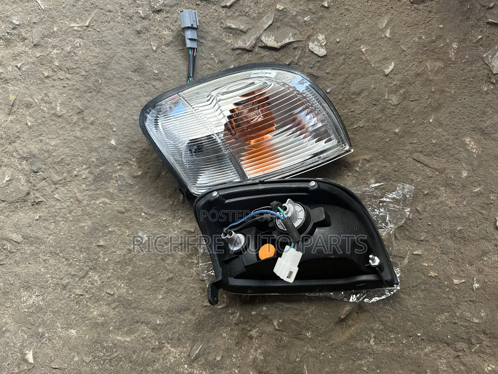 Nissan Hardbody Side Light