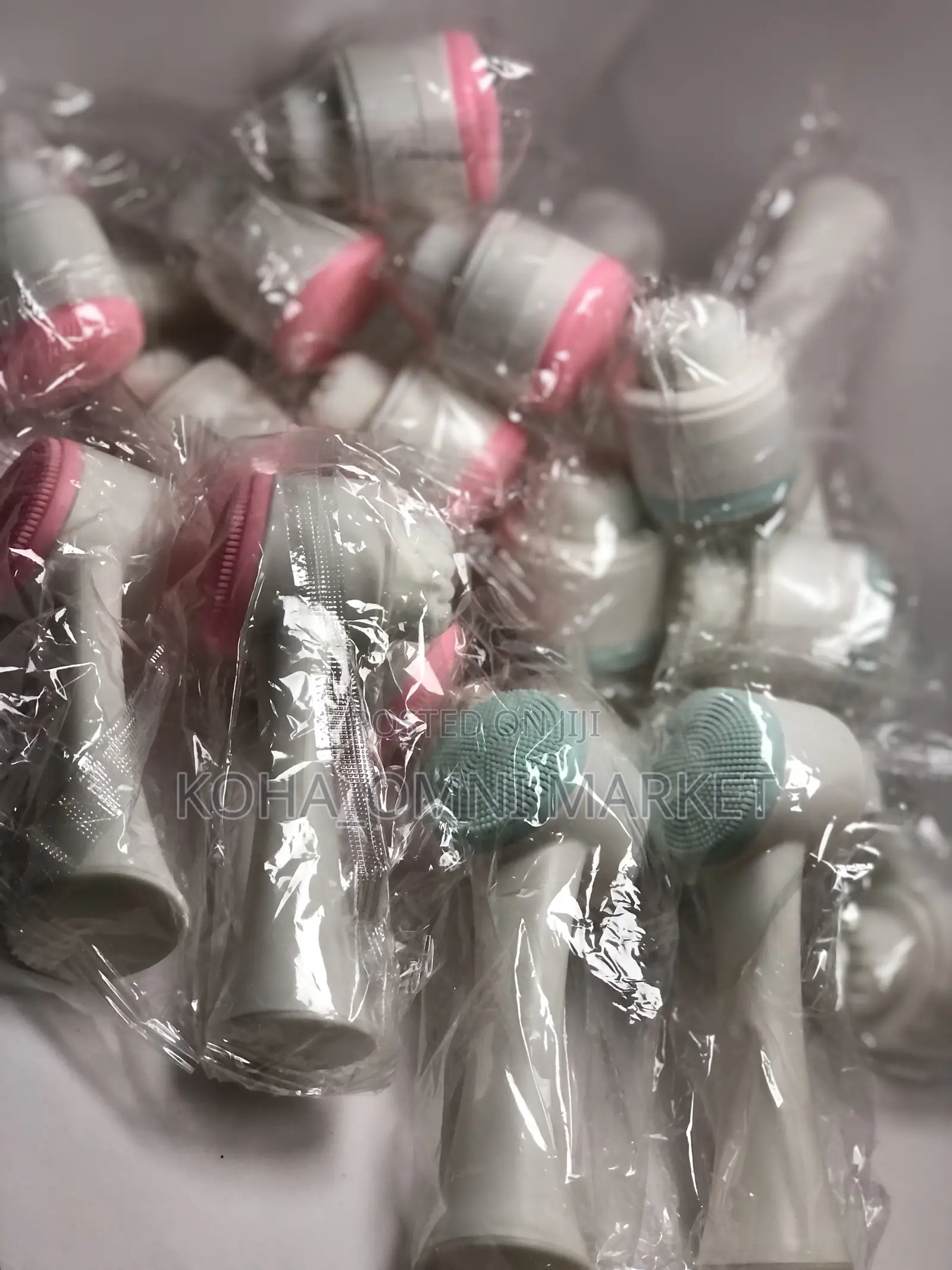 Double-Sided Face Brush