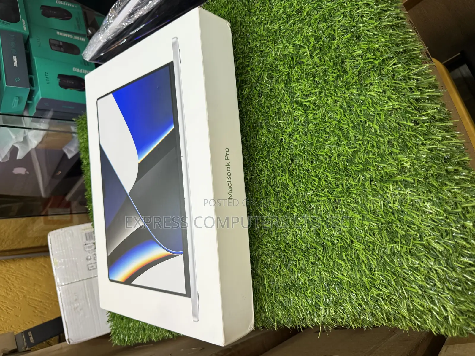 Laptop Apple MacBook Pro 2021 M1 16GB Apple M1 Pro SSD 1T
