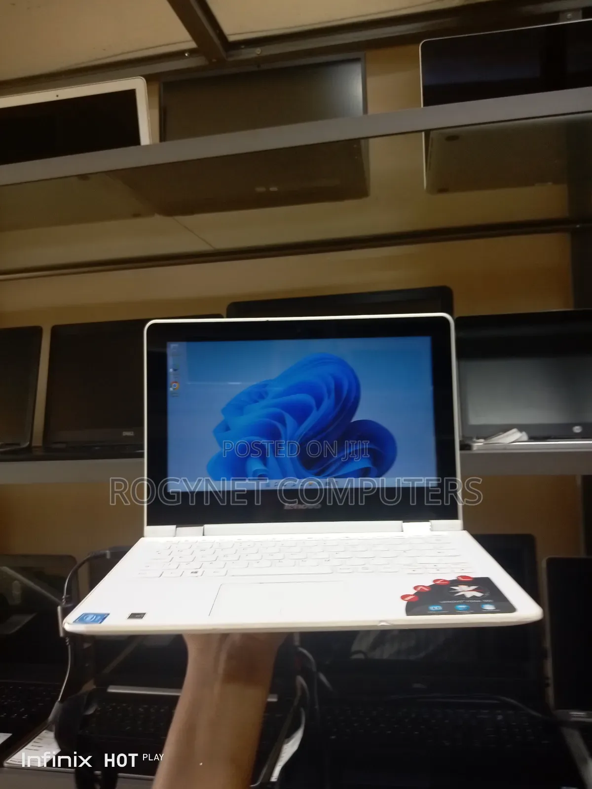 Laptop Lenovo IdeaPad 300 4GB Intel Celeron SSD 256GB