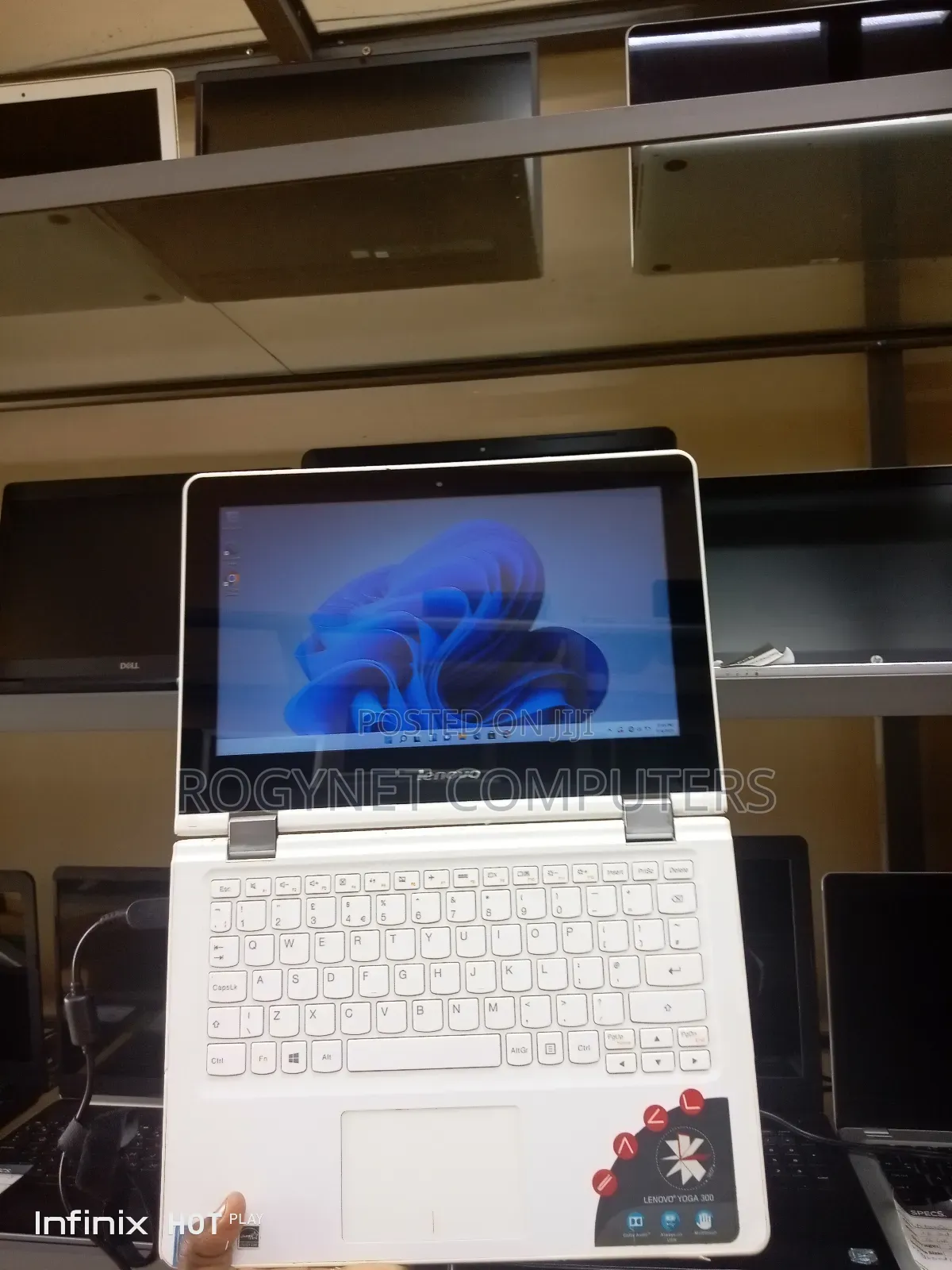 Laptop Lenovo IdeaPad 300 4GB Intel Celeron SSD 256GB