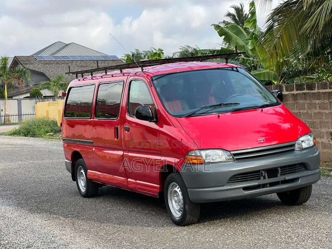 Toyota HiAce 2001 Red