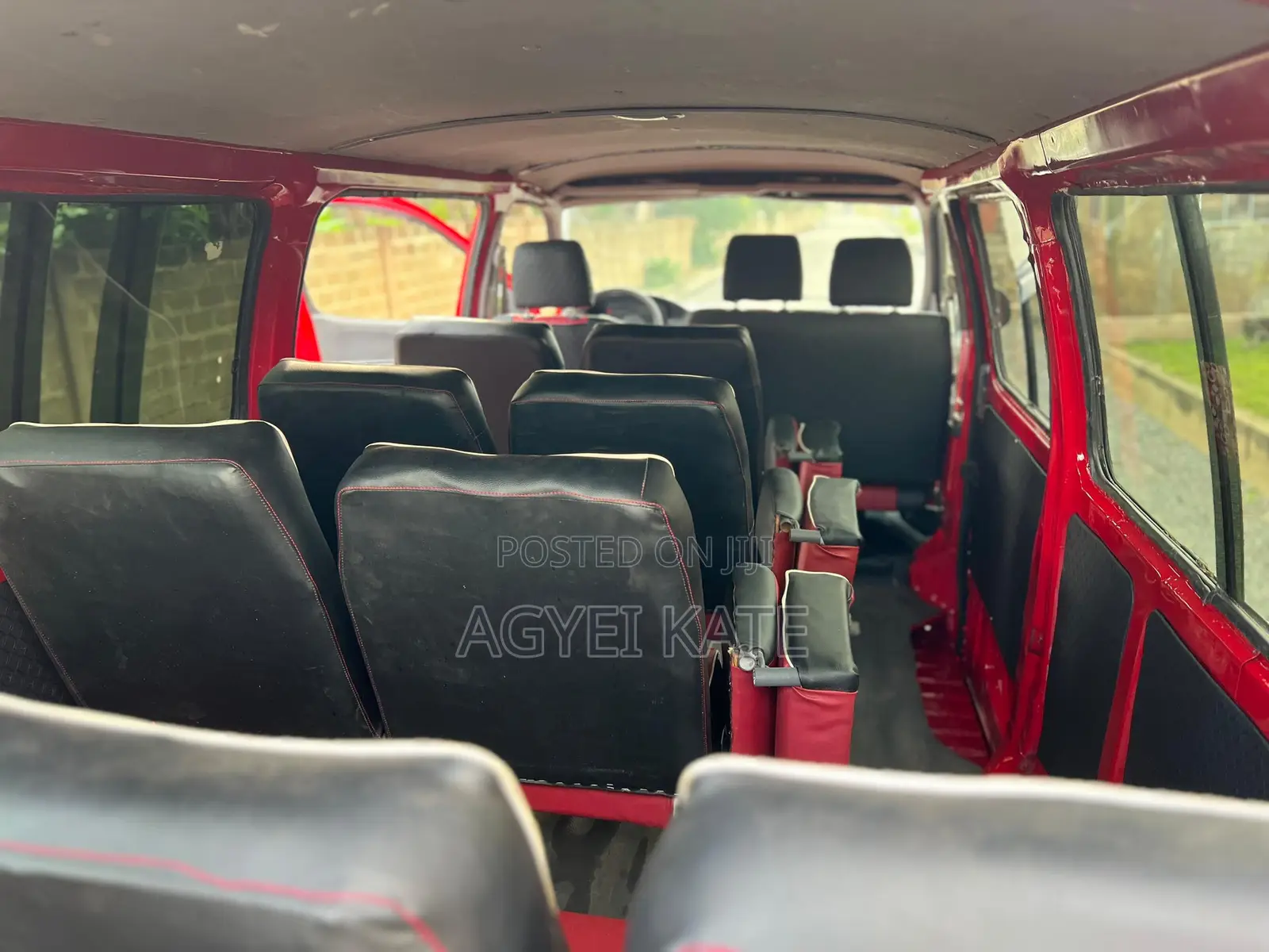 Toyota HiAce 2001 Red