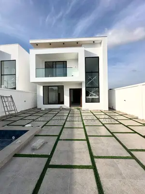 4bdrm House in Ashaley Botwe, Lake Side Estate for sale
