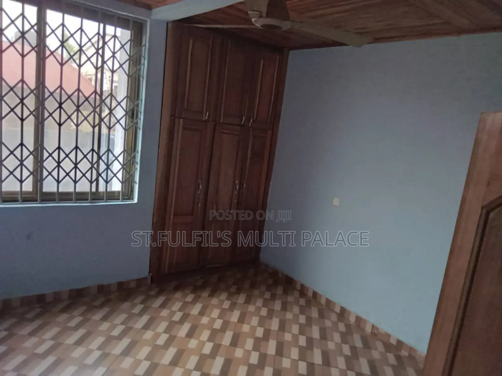 8bdrm House in Adenta Pantang Road for rent